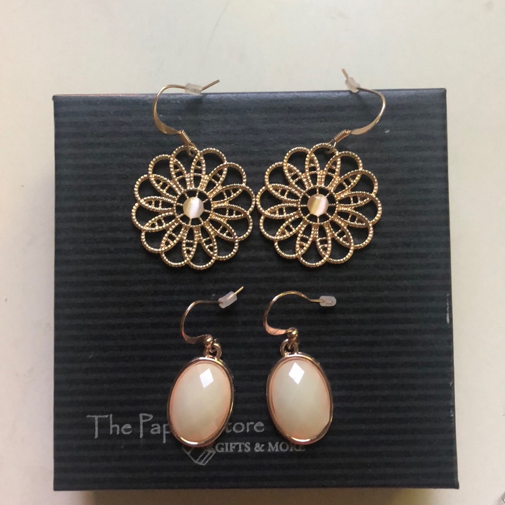 BRAND NEW charming Charlie’s earrings